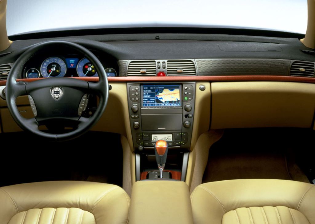 Lancia Thesis interni